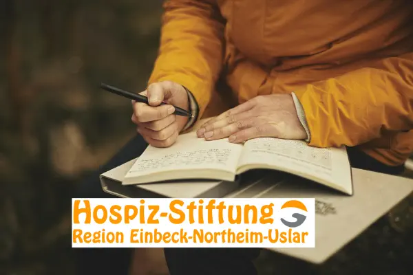Schreibende Hände, mit Notizbuch, Testament und Vermächtnis